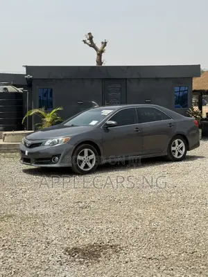 Toyota Camry SE 4dr Sedan (2.5L 4cyl 6A) 2014 Gray