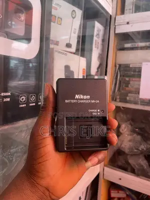El 14 Battery Charger