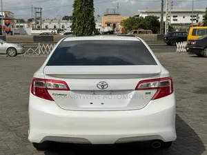 Toyota Camry SE 4dr Sedan (2.5L 4cyl 6A) 2012 White