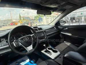 Toyota Camry SE 4dr Sedan (2.5L 4cyl 6A) 2012 White