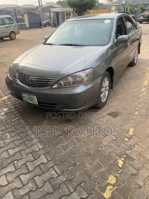Toyota Camry XLE 4dr Sedan (2.4L 4cyl 4A) 2004 Gray