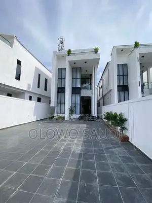5bdrm Duplex in Ikota for sale