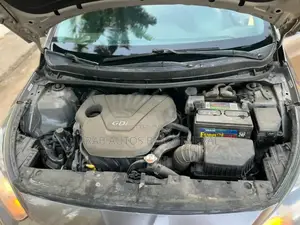 Hyundai Accent SE 2012 Gold