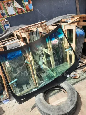 Windscreen Nissan Sentra 2015