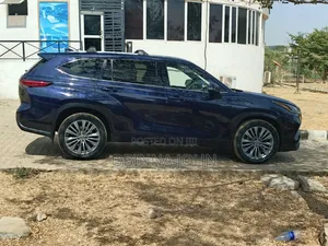 Toyota Highlander Platinum 2022 Blue