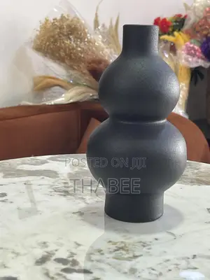 Double Ball Black Nordic Flower Vase