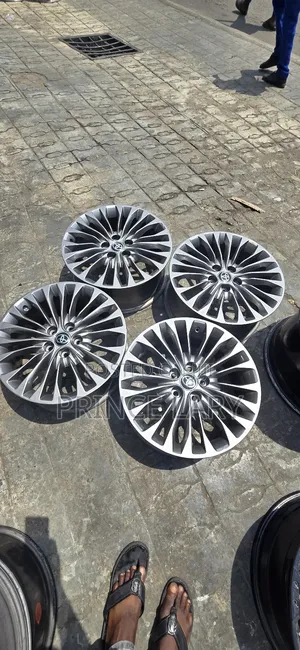 18 Inche Wheel for Toyota Avalon and Camry at Hi-Tech Autostyle LTD