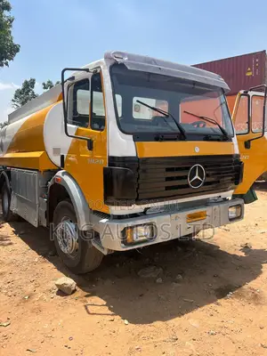 Mercedes-Benz 2007 White