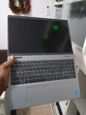 Laptop Dell Precision 3561 16GB Intel Core i7 SSD 512GB