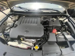 Toyota Avalon Limited 4dr Sedan (3.5L 6cyl 6A) 2015 Gold