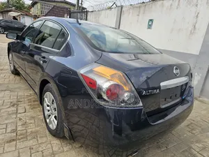 Nissan Altima 3.5 SR Sedan 2011 Black