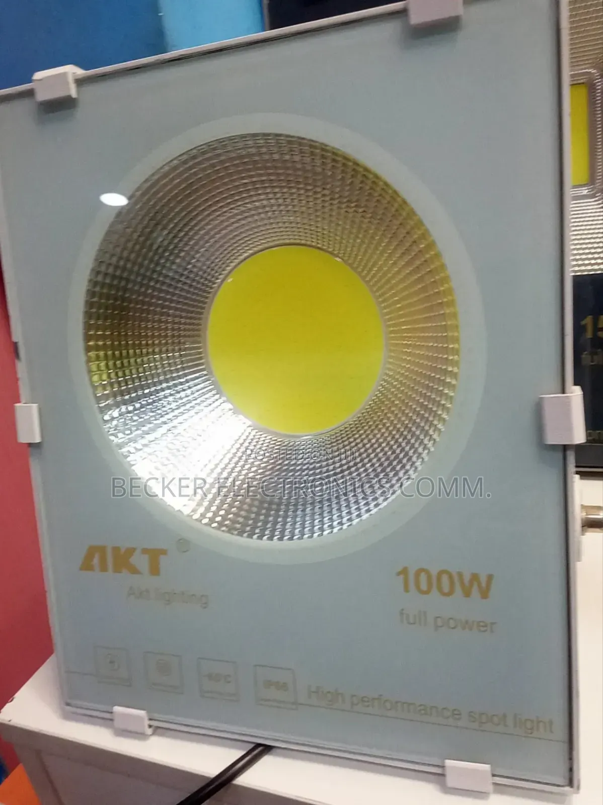 Akt 100 Watts Solar Flood Light