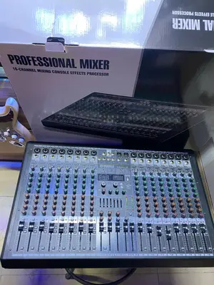 Yamaha 16 Channel Mixer