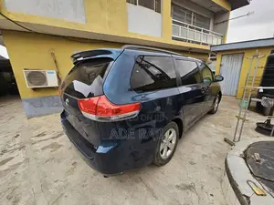 Toyota Sienna 7 Passenger 2011 Blue