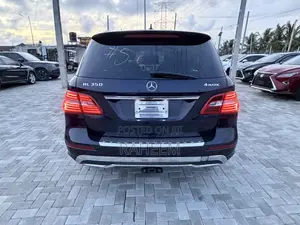 Mercedes-Benz M Class ML350 4MATIC 4dr SUV AWD (3.5L 6cyl 7A) 2015 Blue