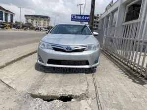 Toyota Camry XLE 4dr Sedan (2.5L 4cyl 6A) 2013 Silver