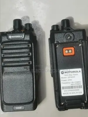 Dp4000 VHF Handheld Radio