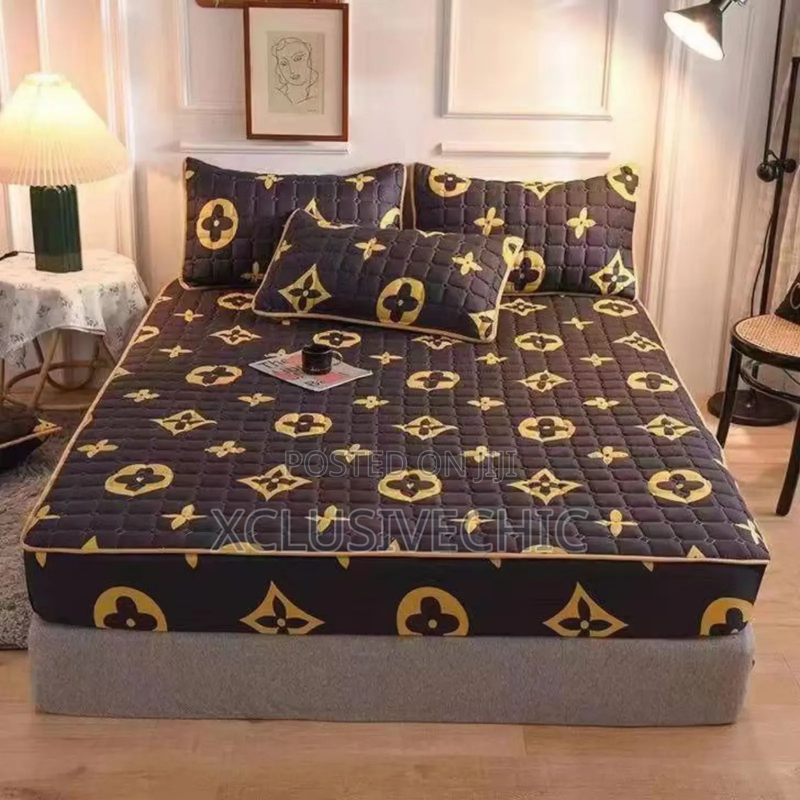 Waterproof Bedsheet/ Bedspread With 2 Pillow Cases Covers