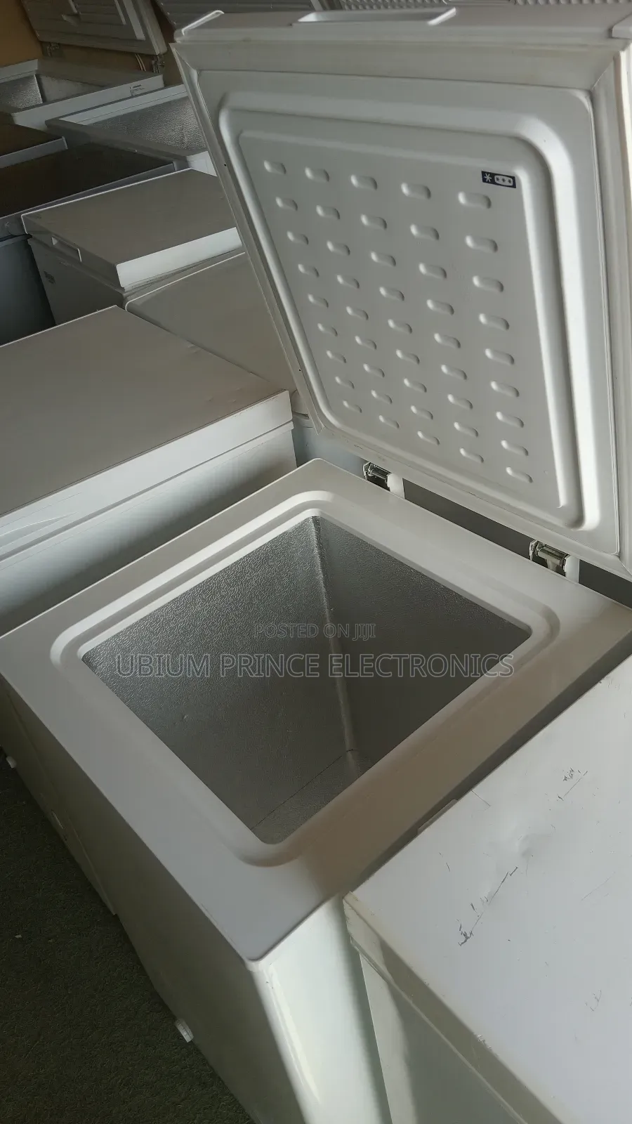 Essential 60l Freezer