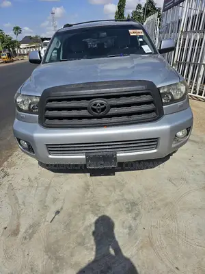 Toyota Sequoia SR5 4dr SUV 2WD (4.7L 8cyl 5A) 2008 Silver