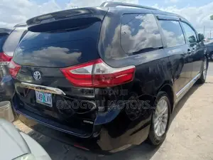 Toyota Sienna 2017 Black