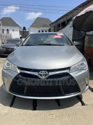 Toyota Camry SE 4dr Sedan (2.5L 4cyl 6A) 2015 Silver