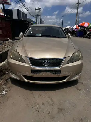 Lexus IS 2009 Gold