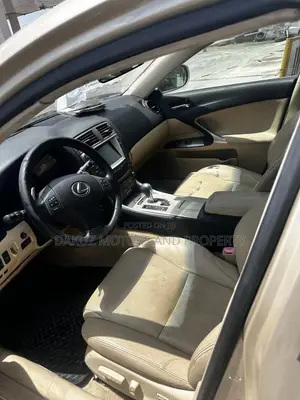 Lexus IS 2009 Gold