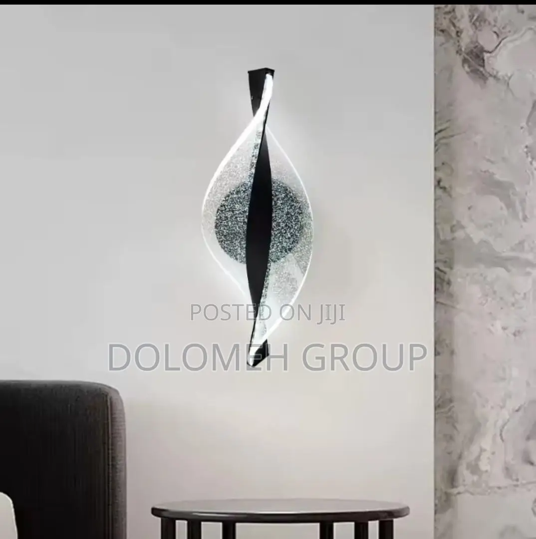 Wavy Acrylic Wall Light