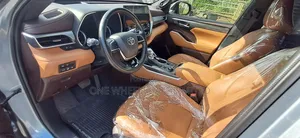 Toyota Highlander 2021 Blue