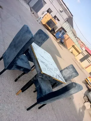 Brand New Top Quality 4 Seaters Luxury Faux Marble Dinning Set