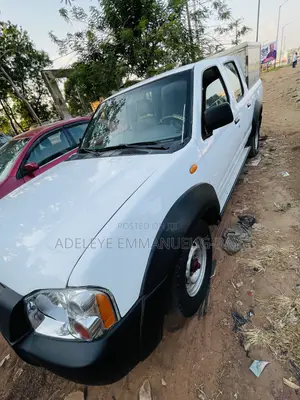 Nissan Hardbody 2012 White