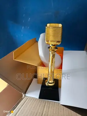 Golden Plaqueb7098