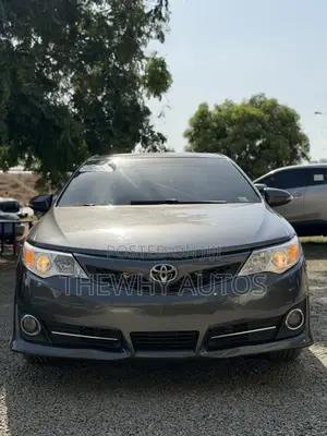 Toyota Camry SE V6 4dr Sedan (3.5L 6cyl 6A) 2012 Gray
