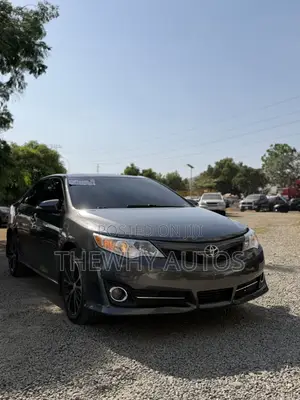 Toyota Camry SE V6 4dr Sedan (3.5L 6cyl 6A) 2012 Gray