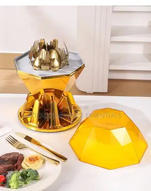 24pcs Luxury Diamond Shape Gold Cutlery 
