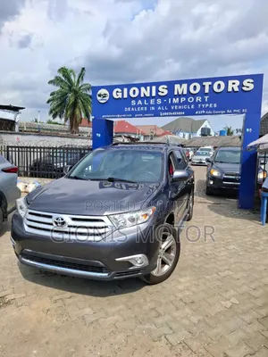Toyota Highlander SE 2011 Gray