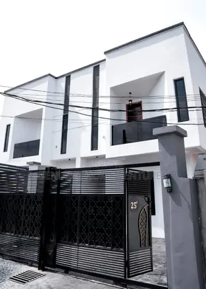 4bdrm Duplex in Medina Estate for sale