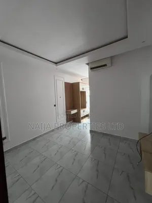 2bdrm Maisonette in Off Freedom Way, Lekki Phase 1 for rent