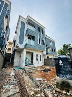 5bdrm Duplex in In An Estate, Allen Avenue for sale