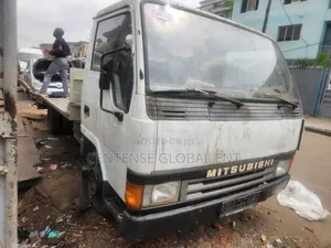 Mitsubishi Canter 1999 White
