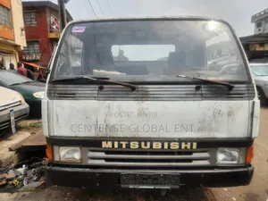 Mitsubishi Canter 1999 White