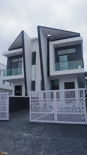 4bdrm Duplex in Ikota for sale