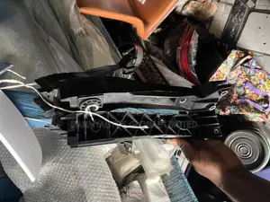 Headlight Hanger for Gle 450, Gle 350 W167 Model