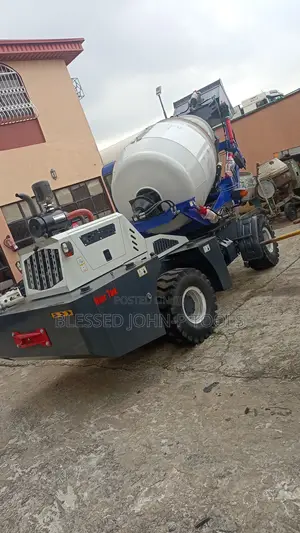 Mobile Self Loading Concrete Mixer 3.5cubic