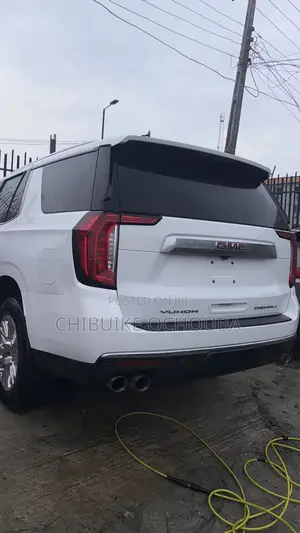 GMC Yukon Denali 2023 White