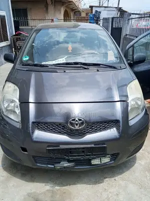 Toyota Yaris 2001 Gray