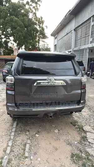 Toyota 4-Runner Limited 4dr SUV 4WD (4.0L 6cyl 5A) 2014 Gray
