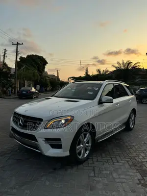 Mercedes-Benz M Class ML350 4MATIC 4dr SUV AWD (3.5L 6cyl 7A) 2014