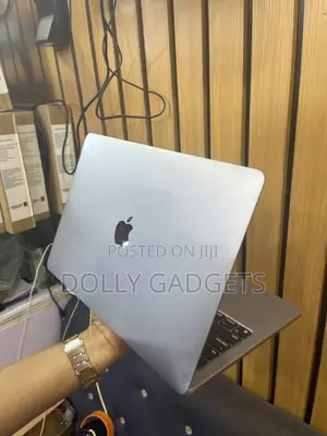 Laptop Apple MacBook Pro M1 16GB Intel Core i5 HDD+SSD 512GB